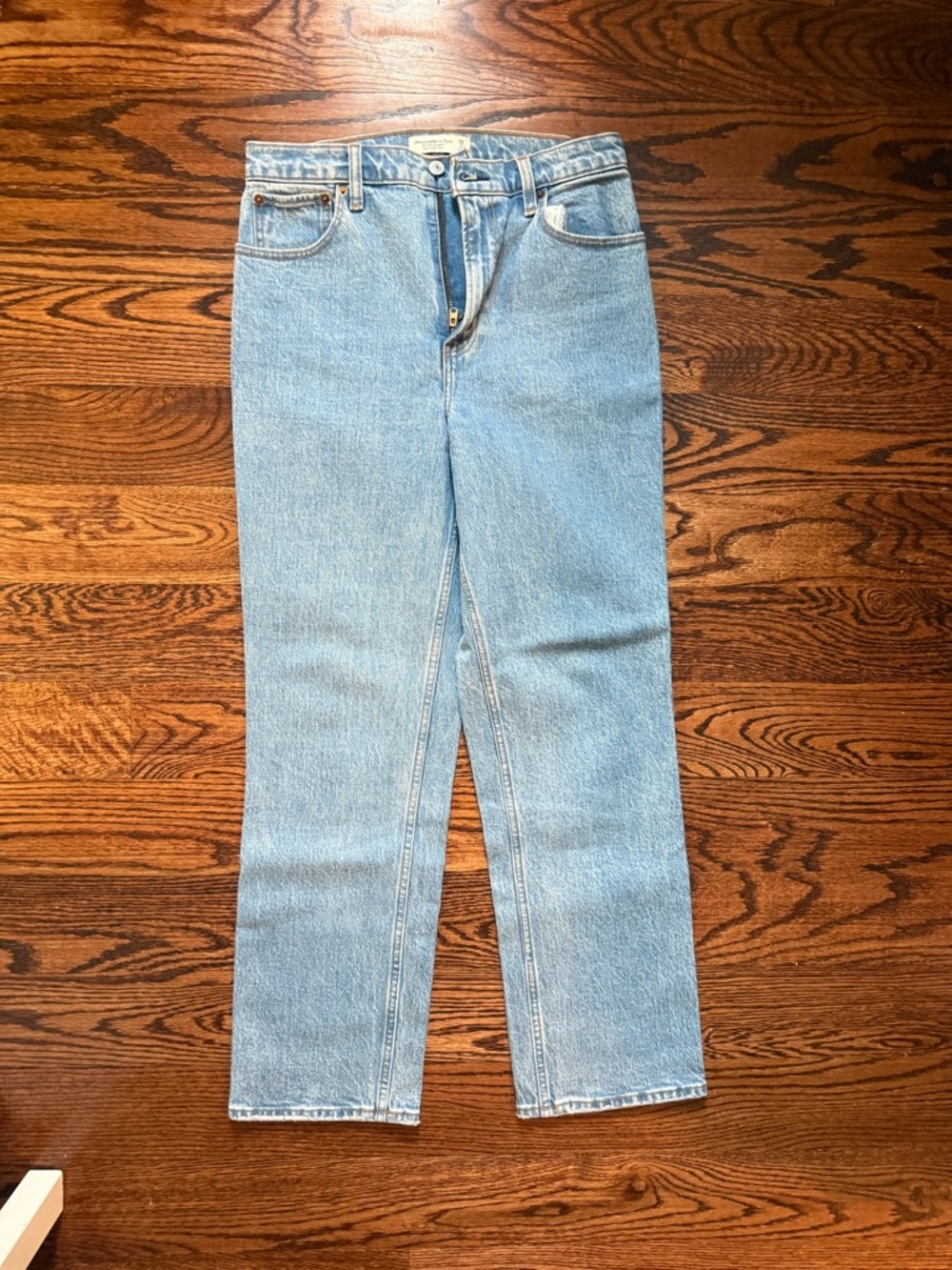 Abercrombie & Fitch 90’s Straight Ultra High Rise Jeans - size 28/6 short